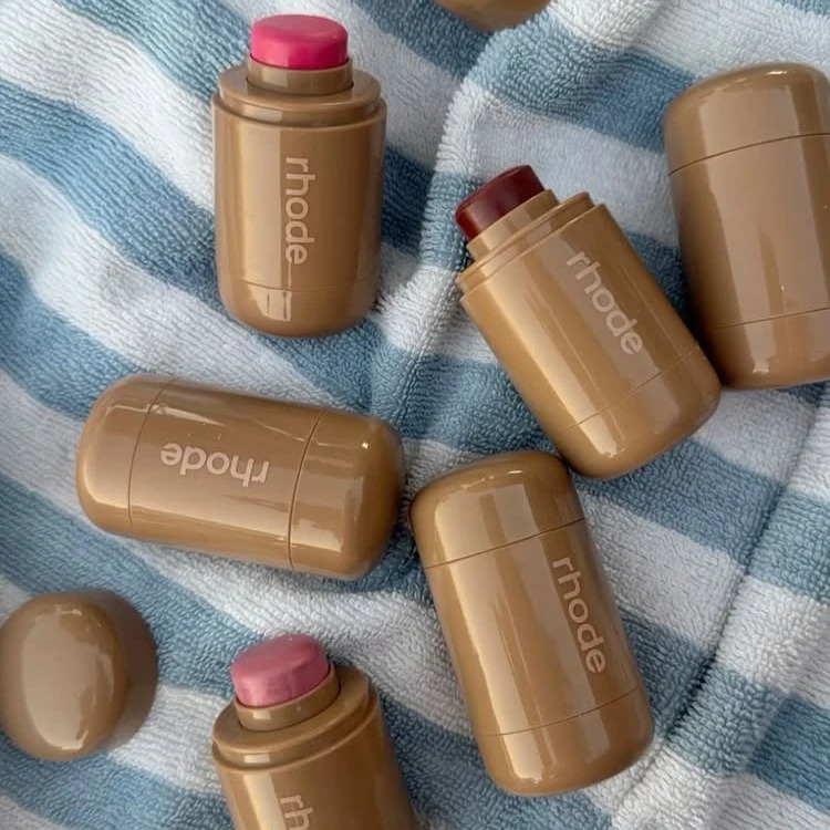 Luxe Merk Pocket Blush Crème R - Luxury Skincare Brand recensie en prijs